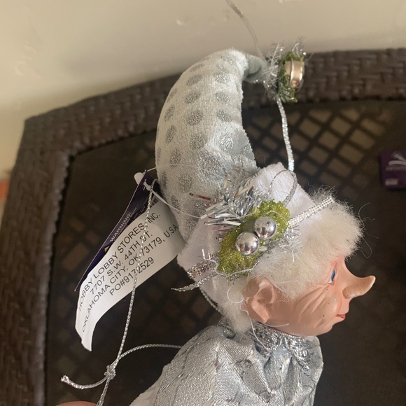 2018 Robert Stanley Home Collection Silver & Plum Posable Holiday Elves Set of 2 - Picture 7 of 10